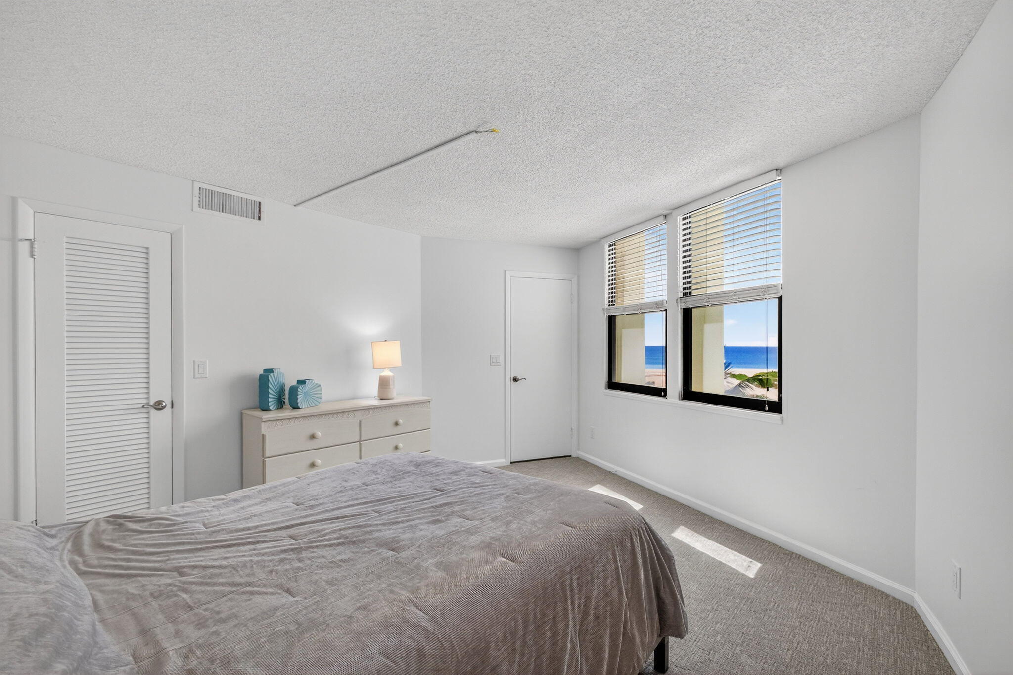 PHOENIX TOWERS CONDO - Residential Lease