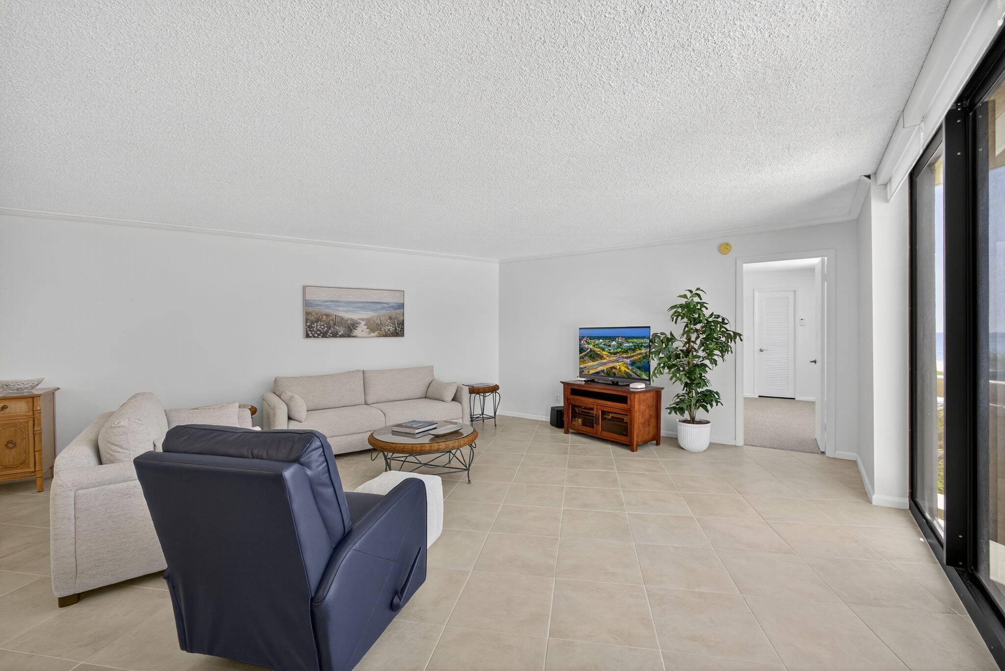 PHOENIX TOWERS CONDO - Residential Lease