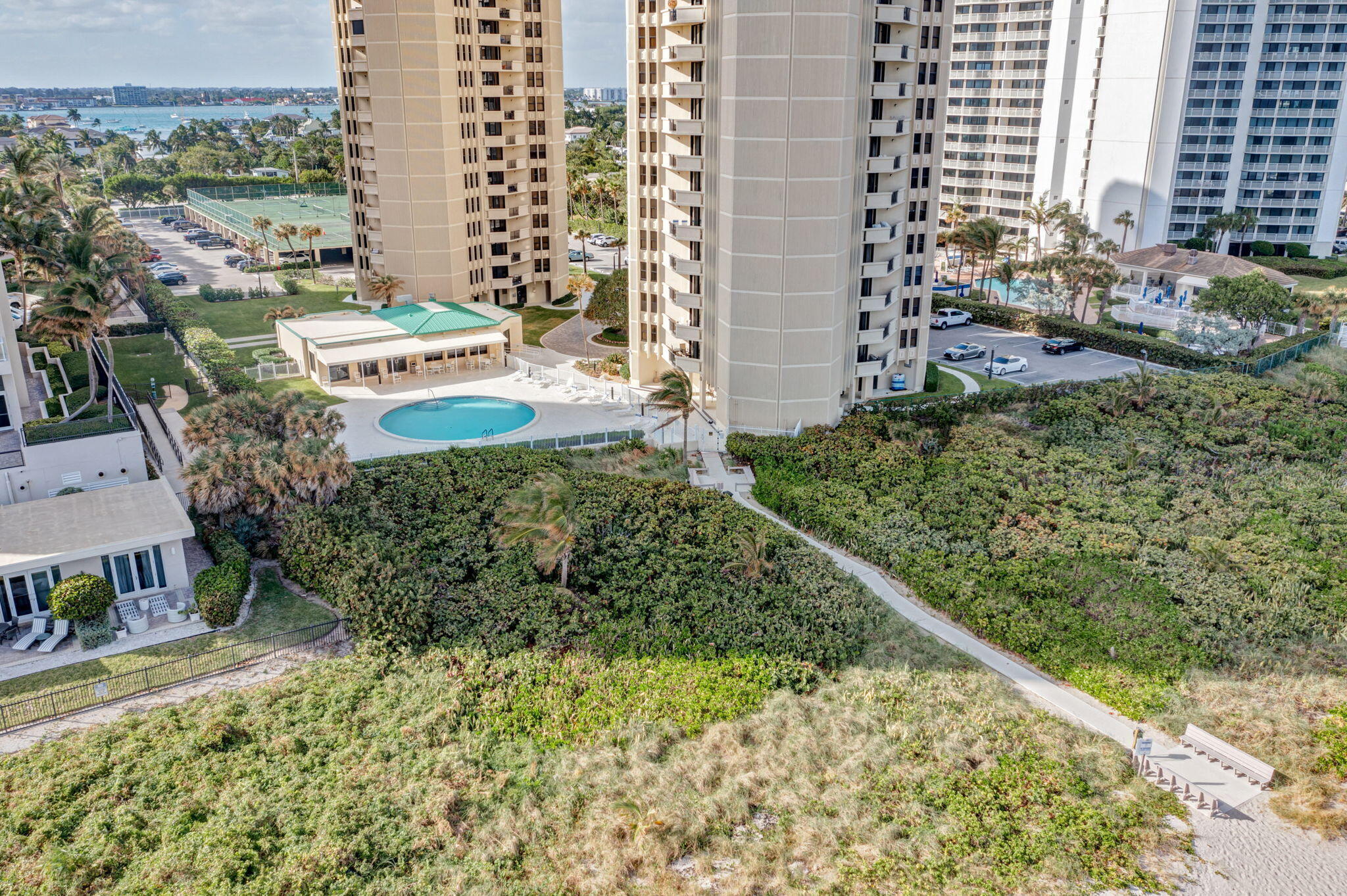 PHOENIX TOWERS CONDO - Residential Lease