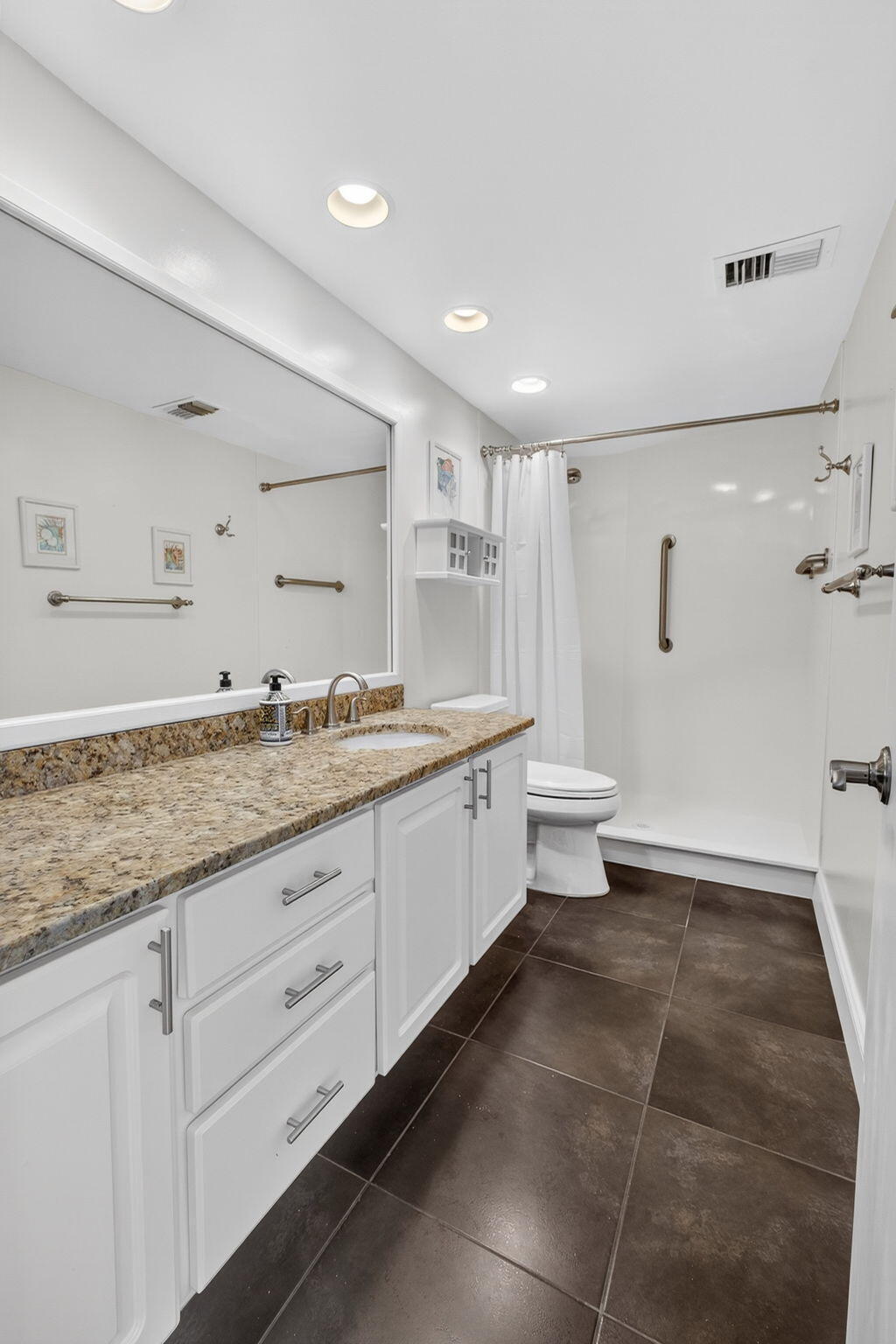 PHOENIX TOWERS CONDO - Residential Lease