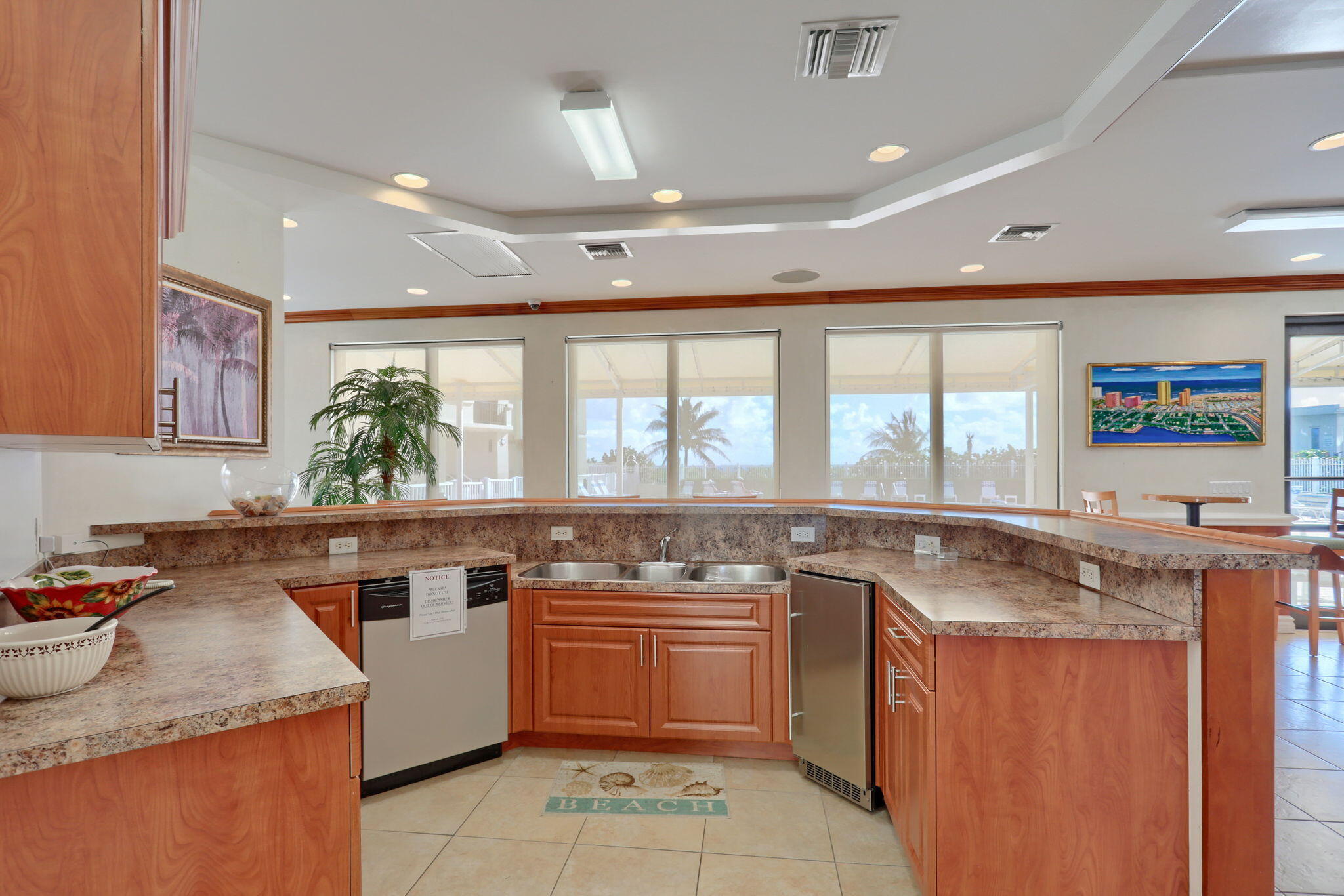 PHOENIX TOWERS CONDO - Residential Lease