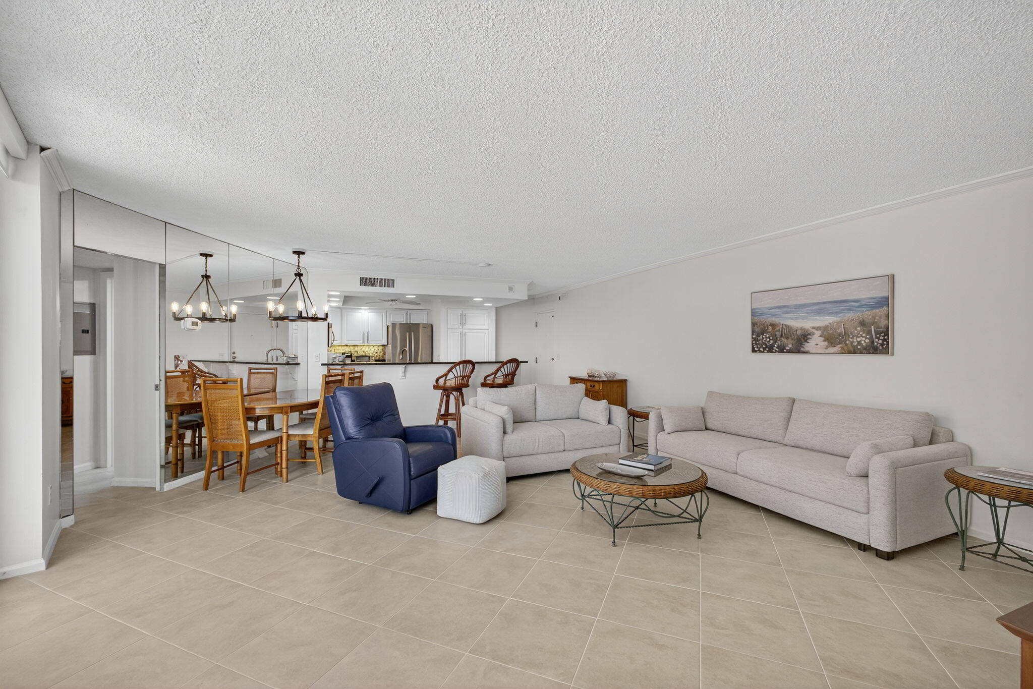 PHOENIX TOWERS CONDO - Residential Lease