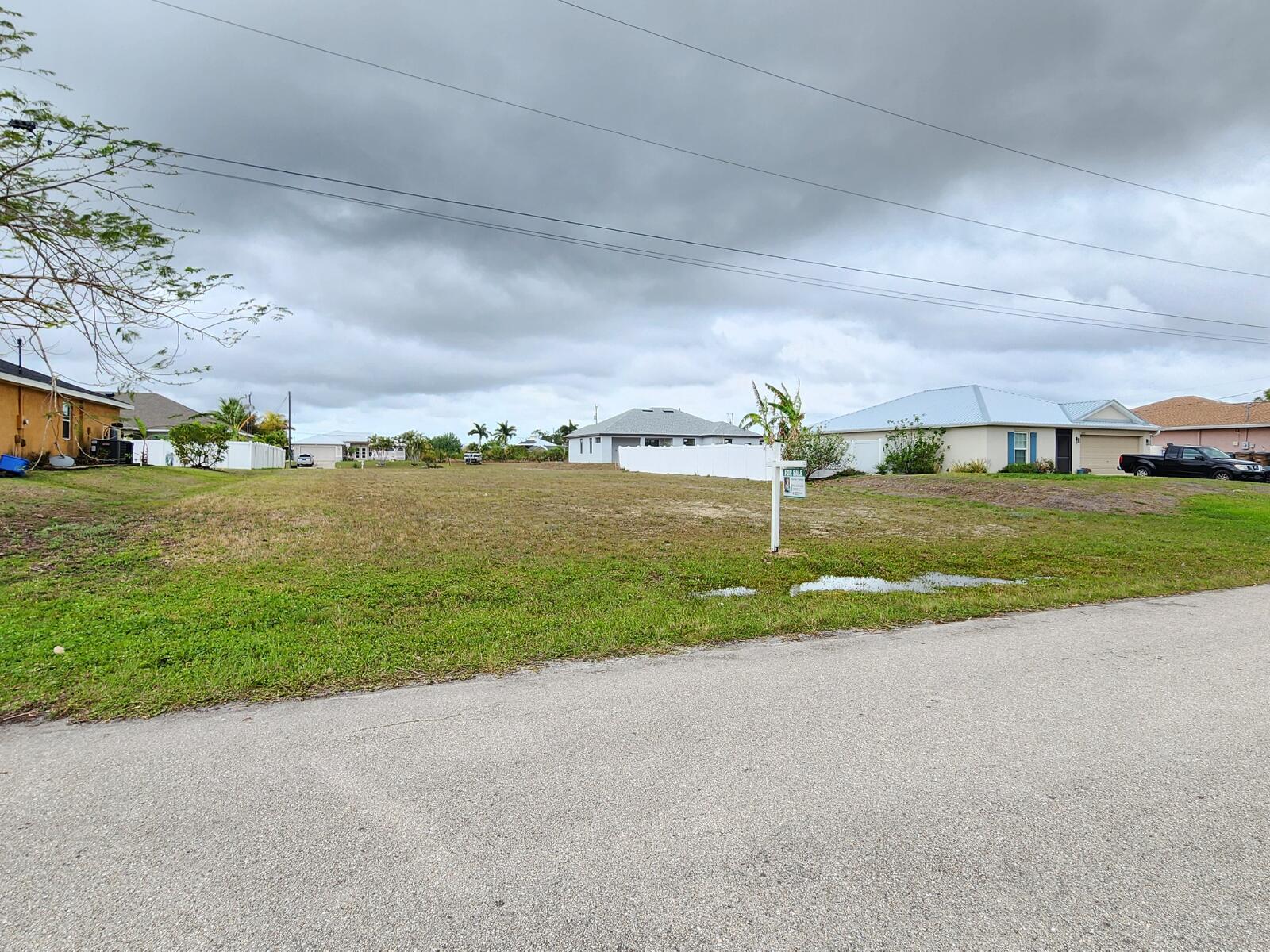 CAPE CORAL - Land