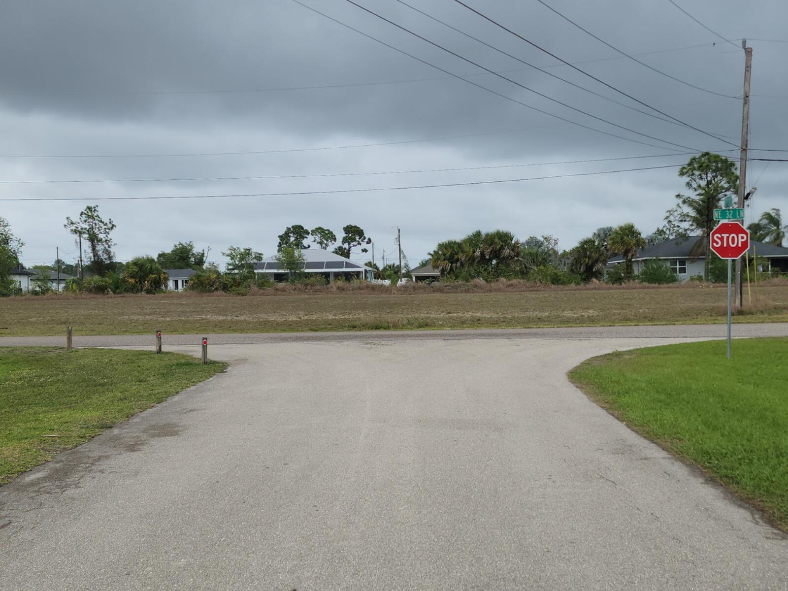 CAPE CORAL - Land