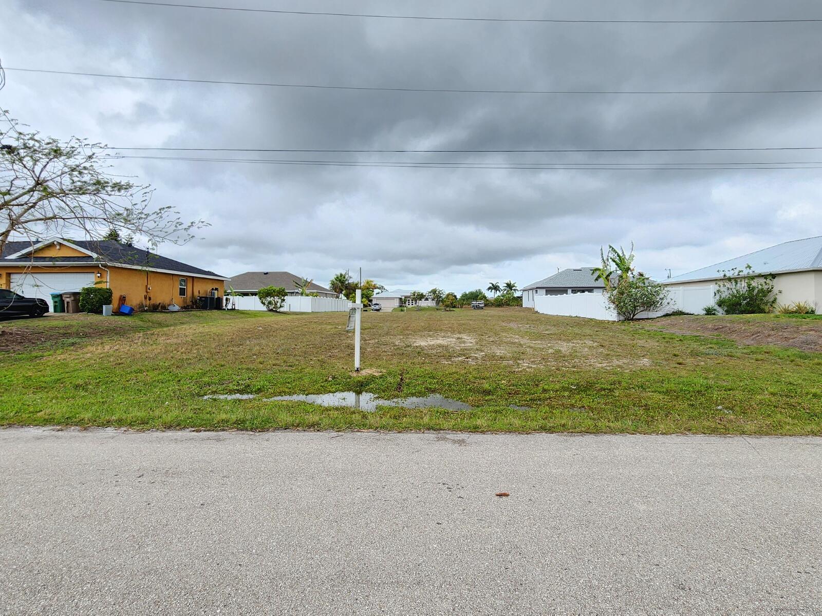 CAPE CORAL - Land