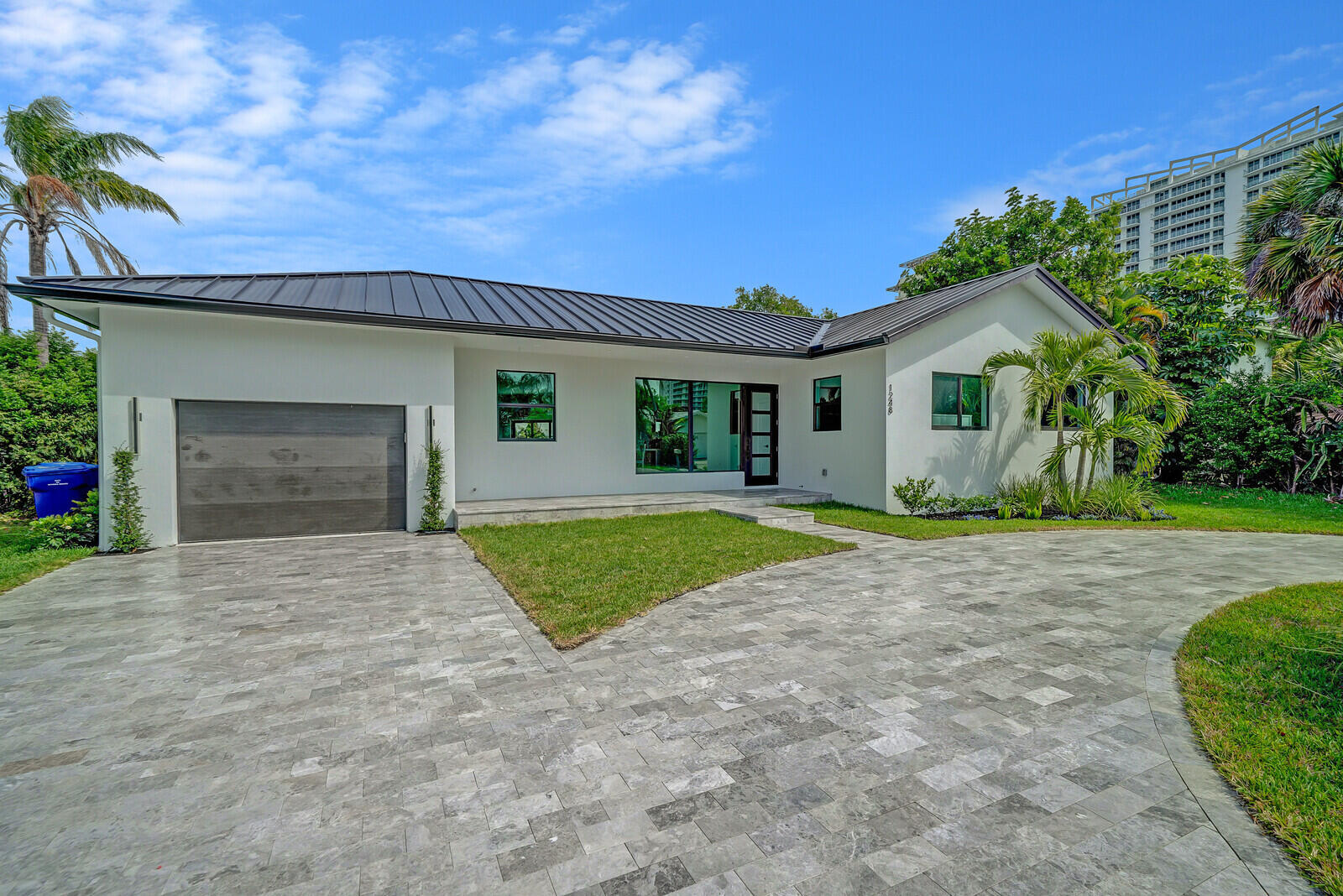 YACHT HARBOR EST - Residential Lease
