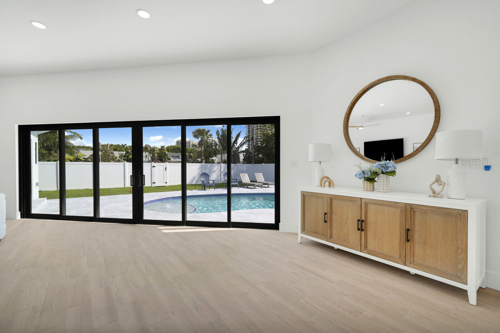 YACHT HARBOR EST - Residential Lease