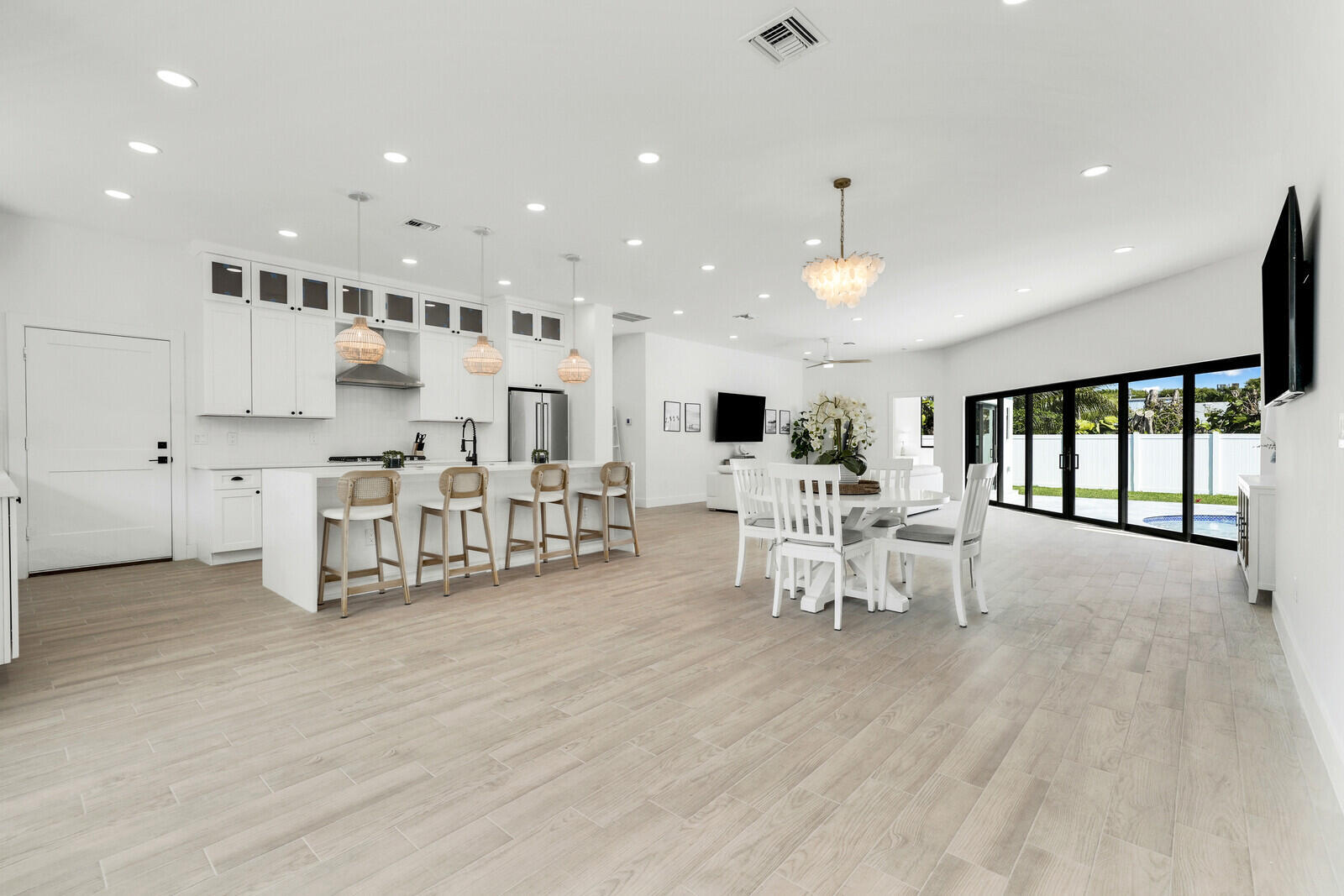 YACHT HARBOR EST - Residential Lease