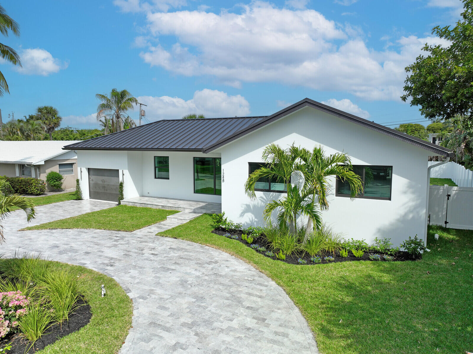 YACHT HARBOR EST - Residential Lease