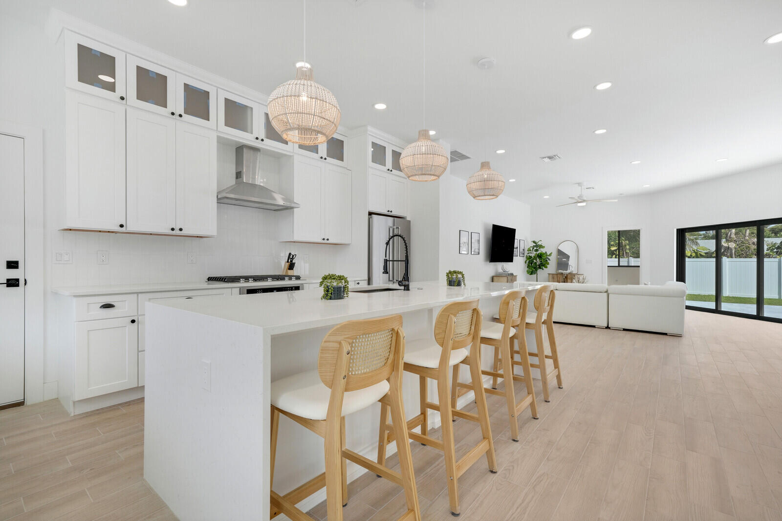 YACHT HARBOR EST - Residential Lease