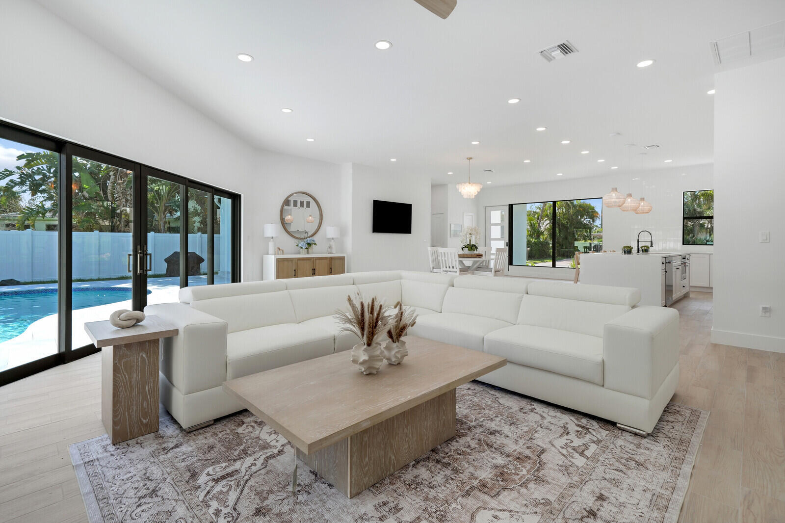 YACHT HARBOR EST - Residential Lease