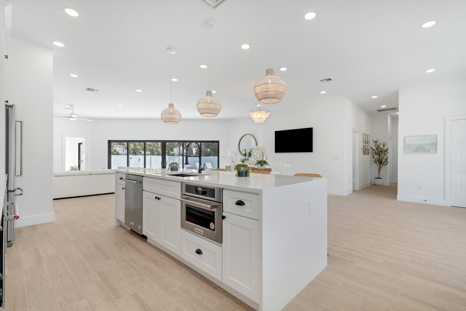 YACHT HARBOR EST - Residential Lease