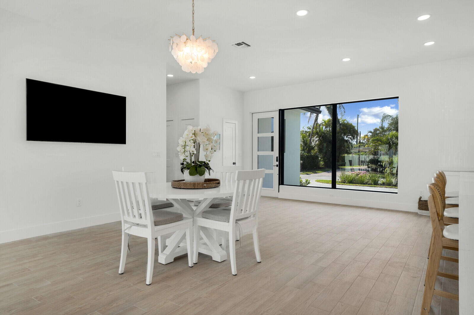 YACHT HARBOR EST - Residential Lease