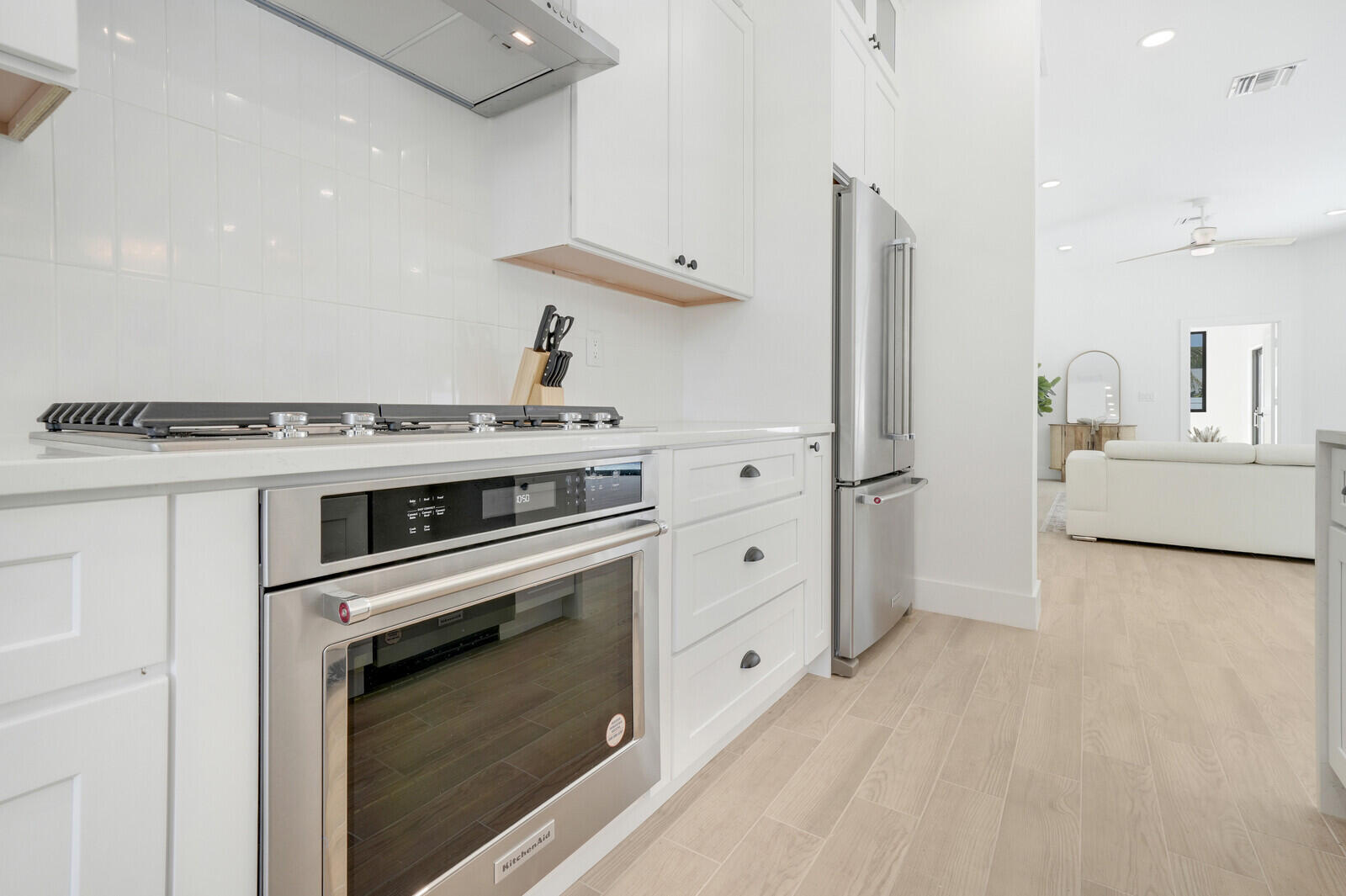 YACHT HARBOR EST - Residential Lease