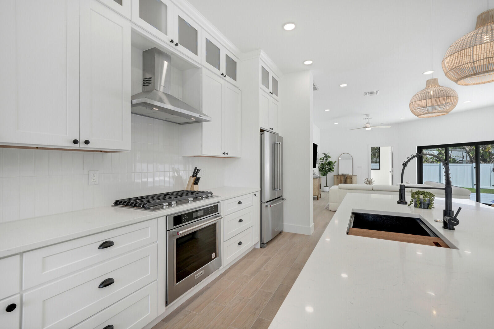YACHT HARBOR EST - Residential Lease