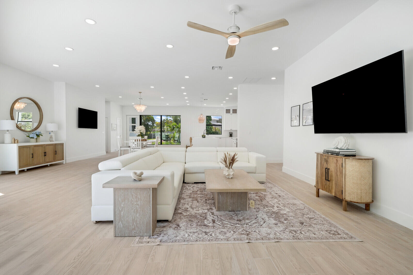 YACHT HARBOR EST - Residential Lease
