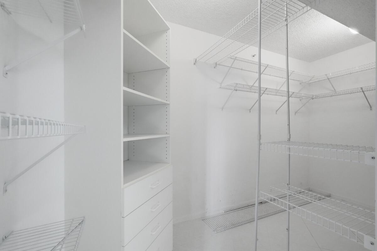 GRANVILLE CONDOMINIUM - Residential