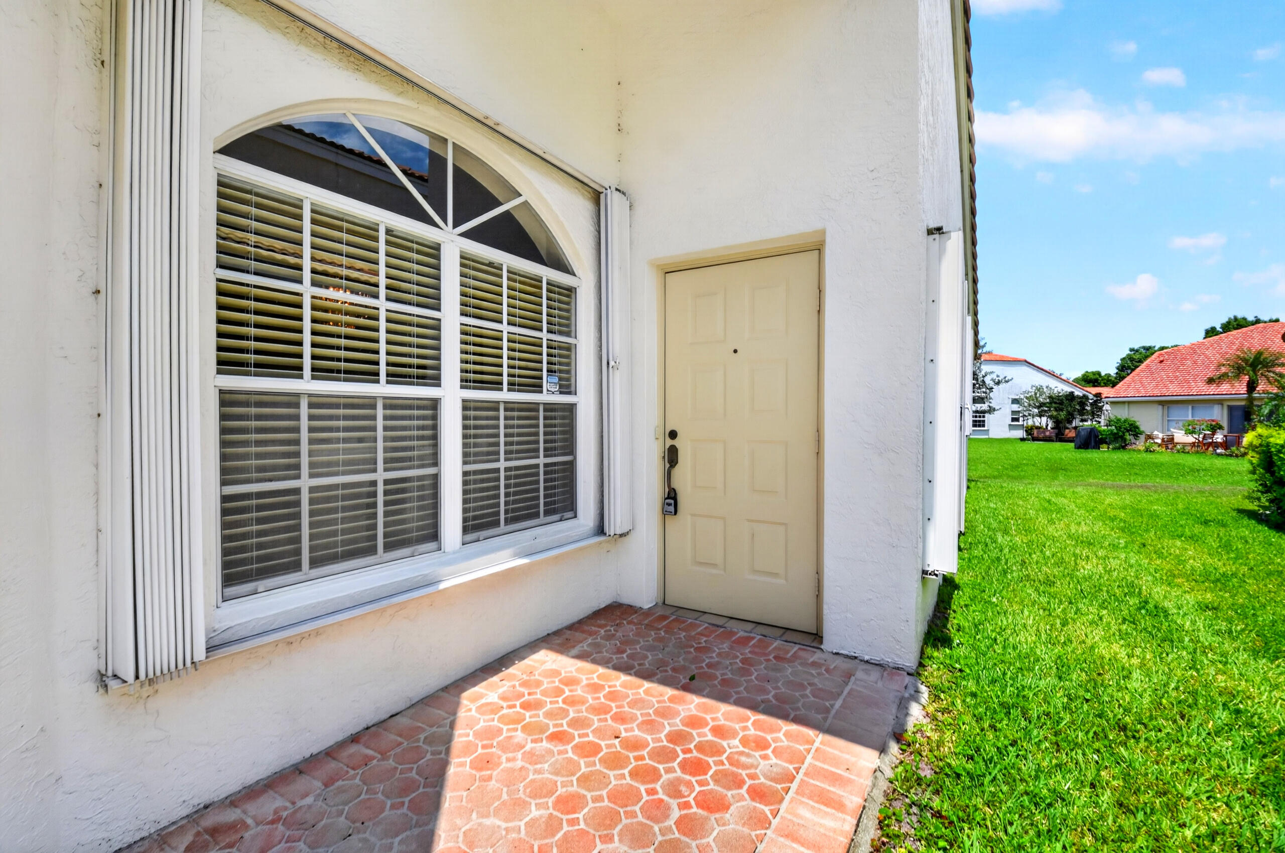 FLORAL LAKES 2 - Residential
