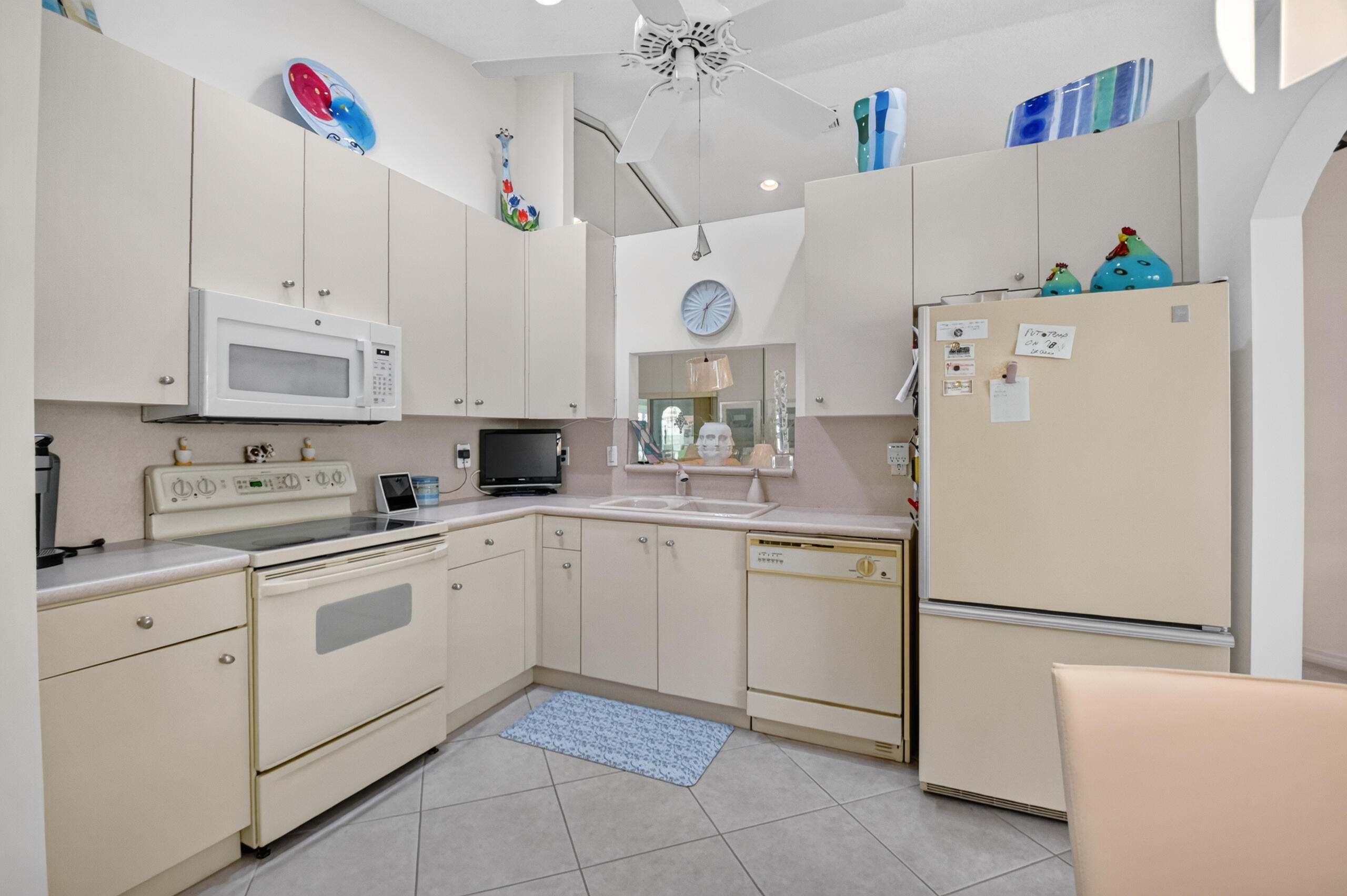 FLORAL LAKES 2 - Residential