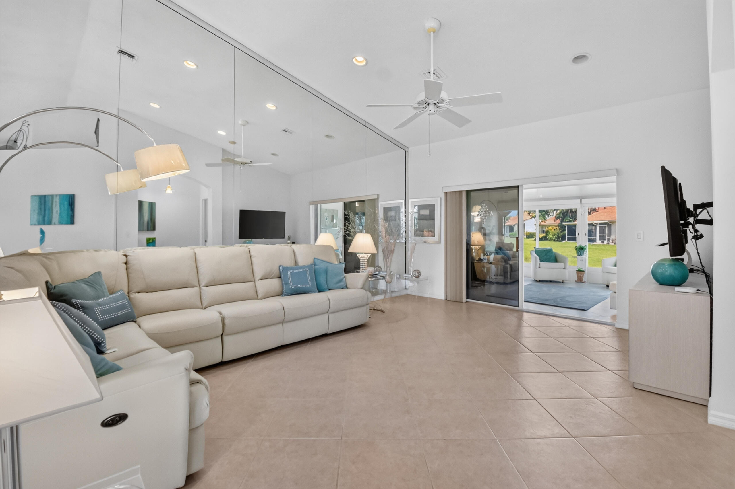 FLORAL LAKES 2 - Residential