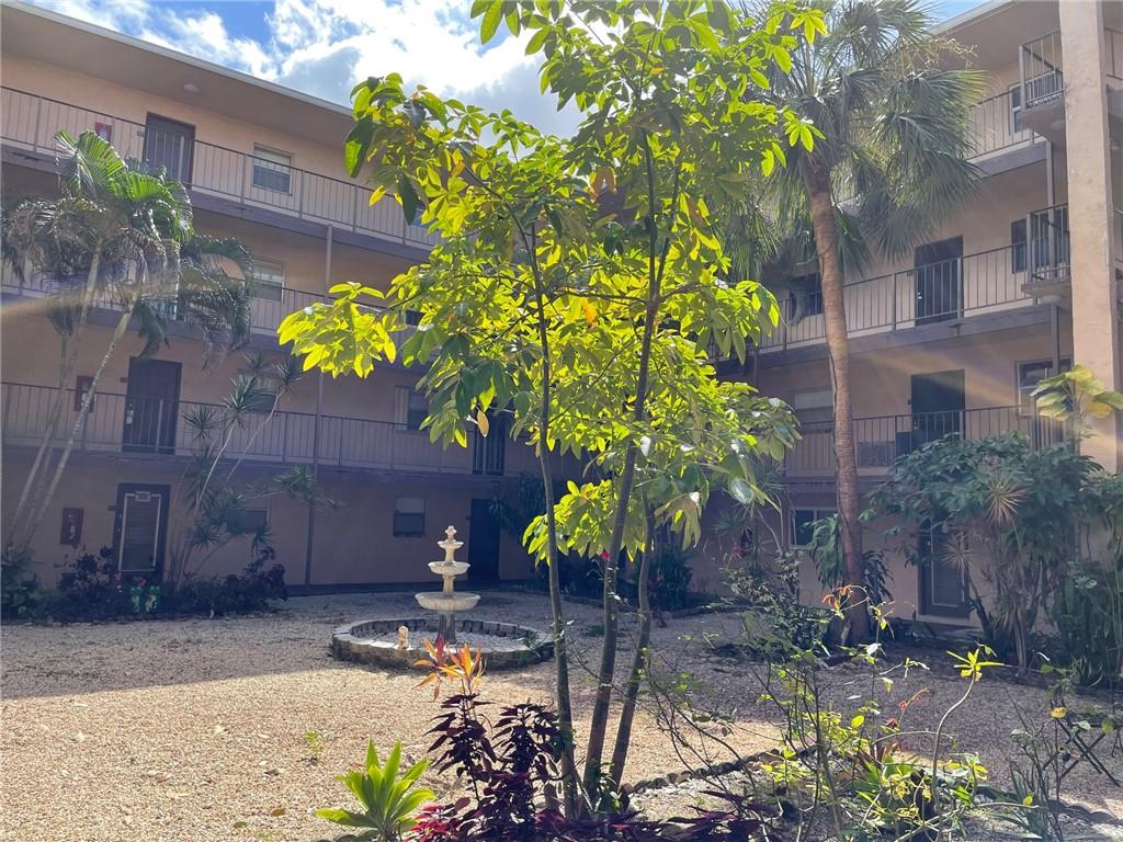 BRING YOUR DECORATING IDEAS TO THIS CONVIENENT 1ST FLOOR, 1 BEDROOM, 1 BATH CONDOMINIUM IN SOMERSET, A GATED COMMUNITY. OWNER IS RELOCATING AND HAS ENJOYED LIVING HERE...THIS UNIT HAS A BRAND NEW HOT WATER HEATER, NEW KITCHEN COUNTERTOPS, AND DIRECT GARDEN VIEWS INTO THE CENTRAL COURTYARD...SOMERSET OFFERS A HEATED POOL, CLUBHOUSE, & COMMUNITY LAUNDRY. EASY TO SHOW...