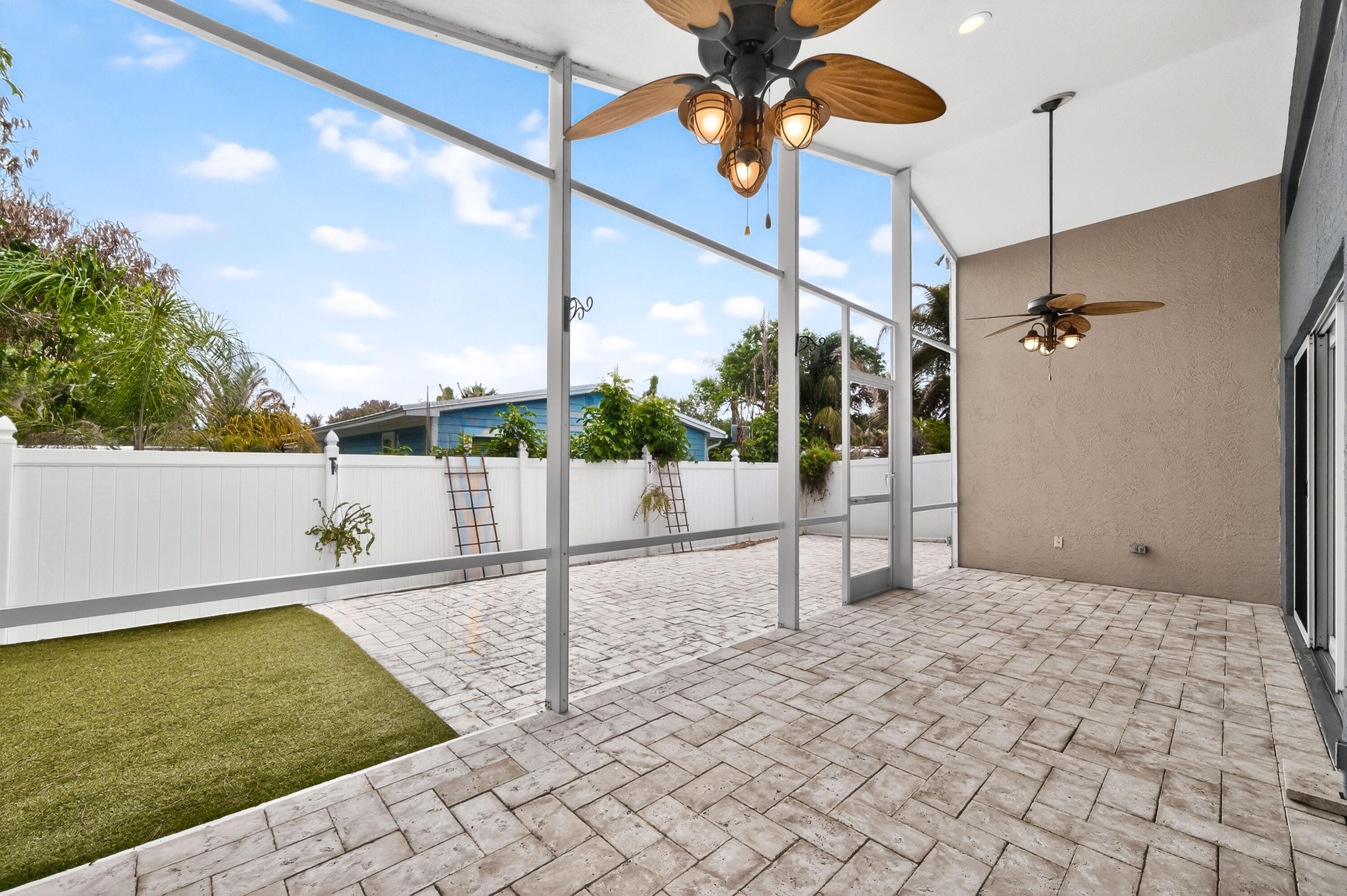 THE VILLAS - Residential