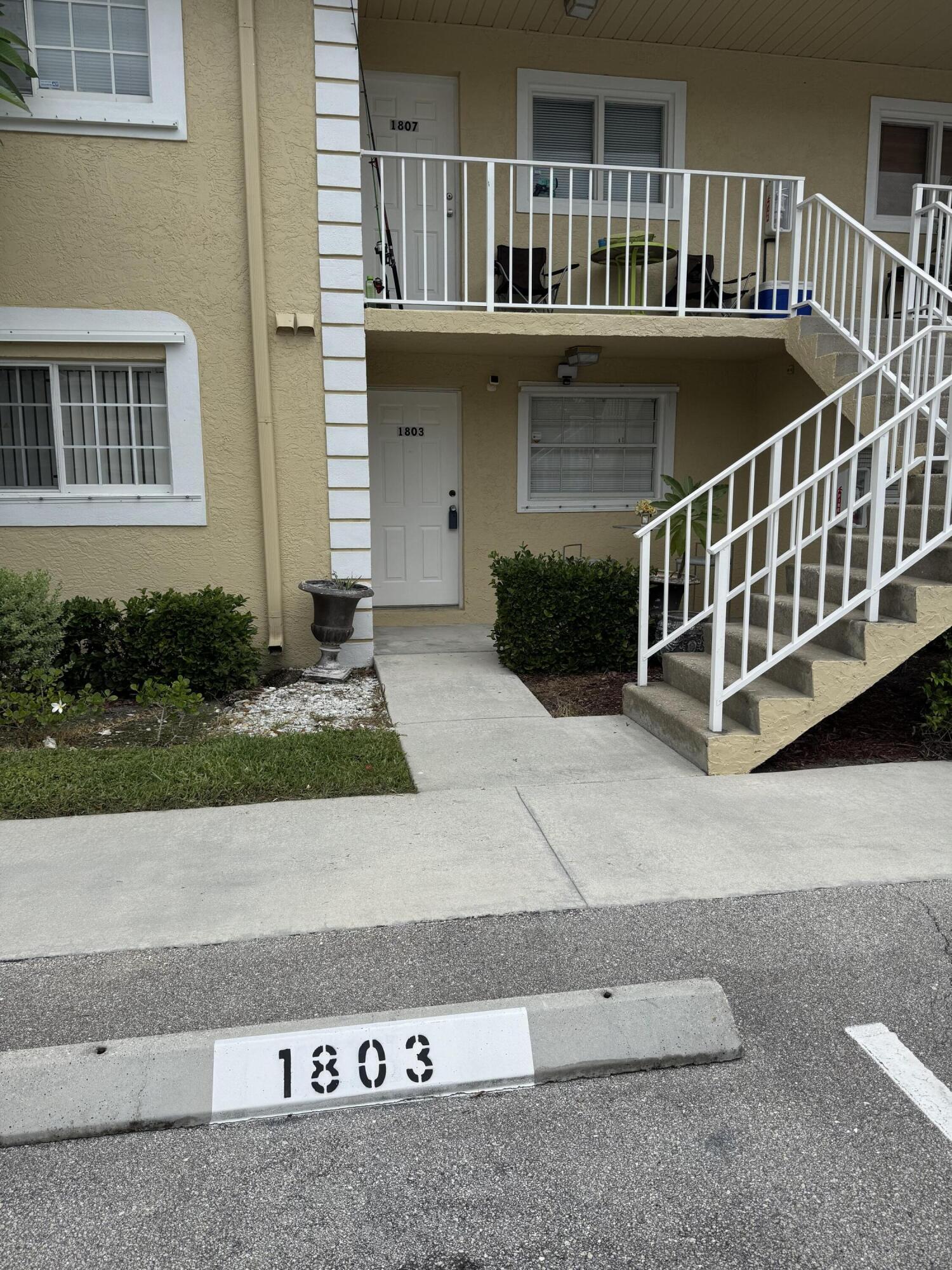 PALM BEACH TRACE - Residential Lease