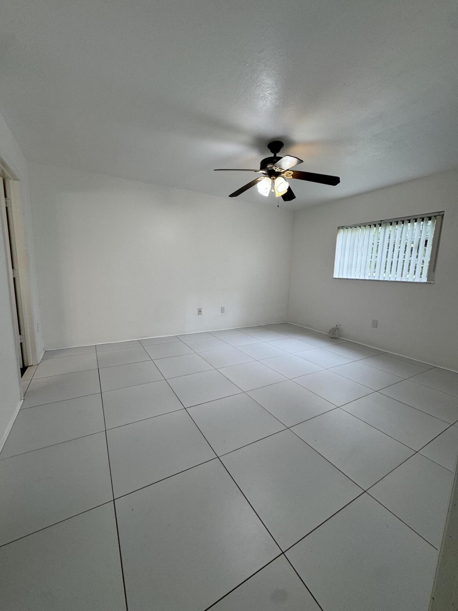 PALM BEACH TRACE - Residential Lease