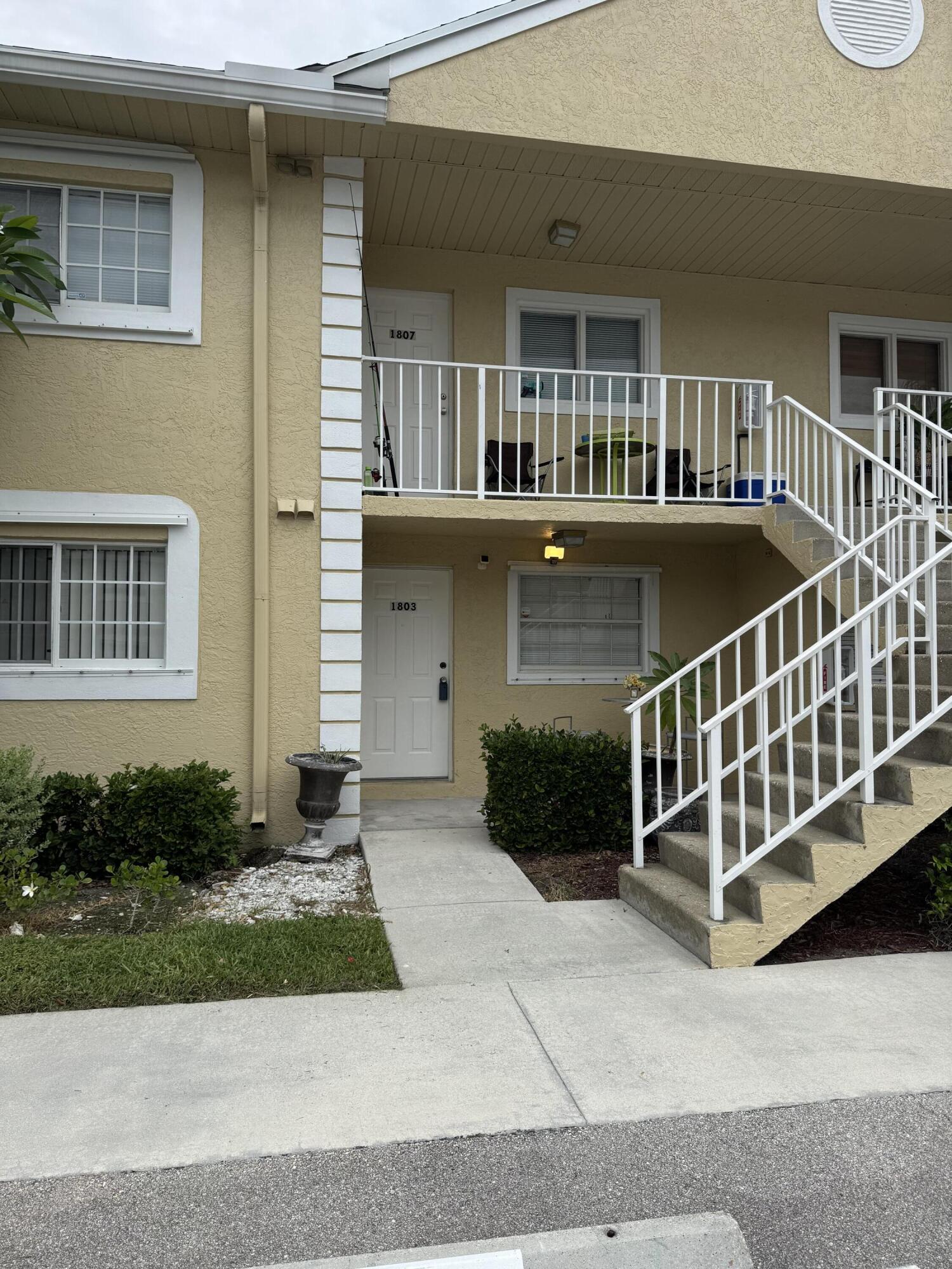 PALM BEACH TRACE - Residential Lease