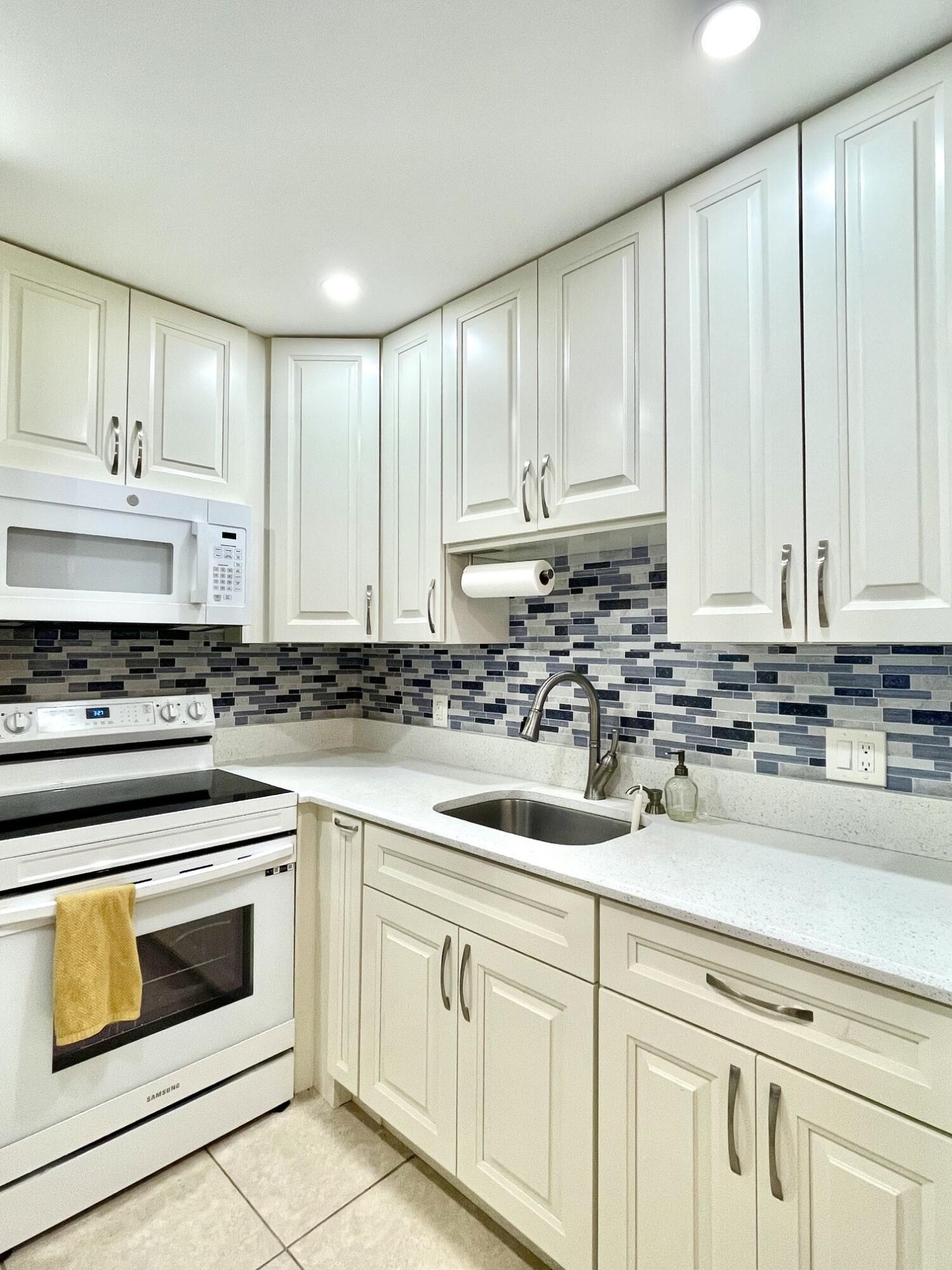 KENT CONDOS - Residential