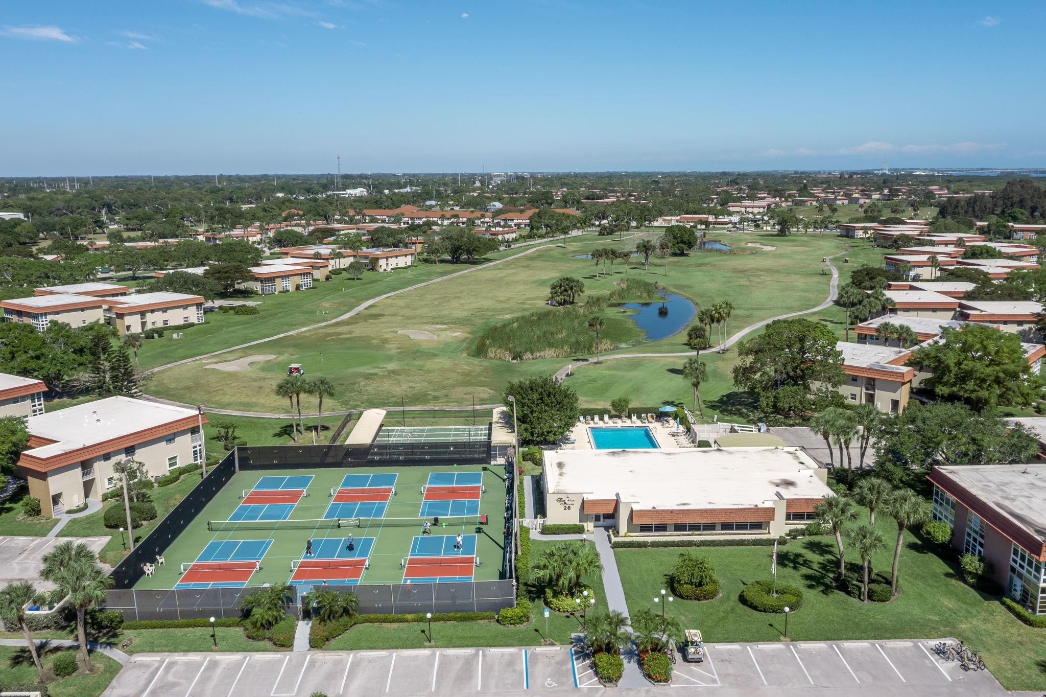 VISTA ROYALE PHASE IV BLDGS 83-111 - Residential Lease