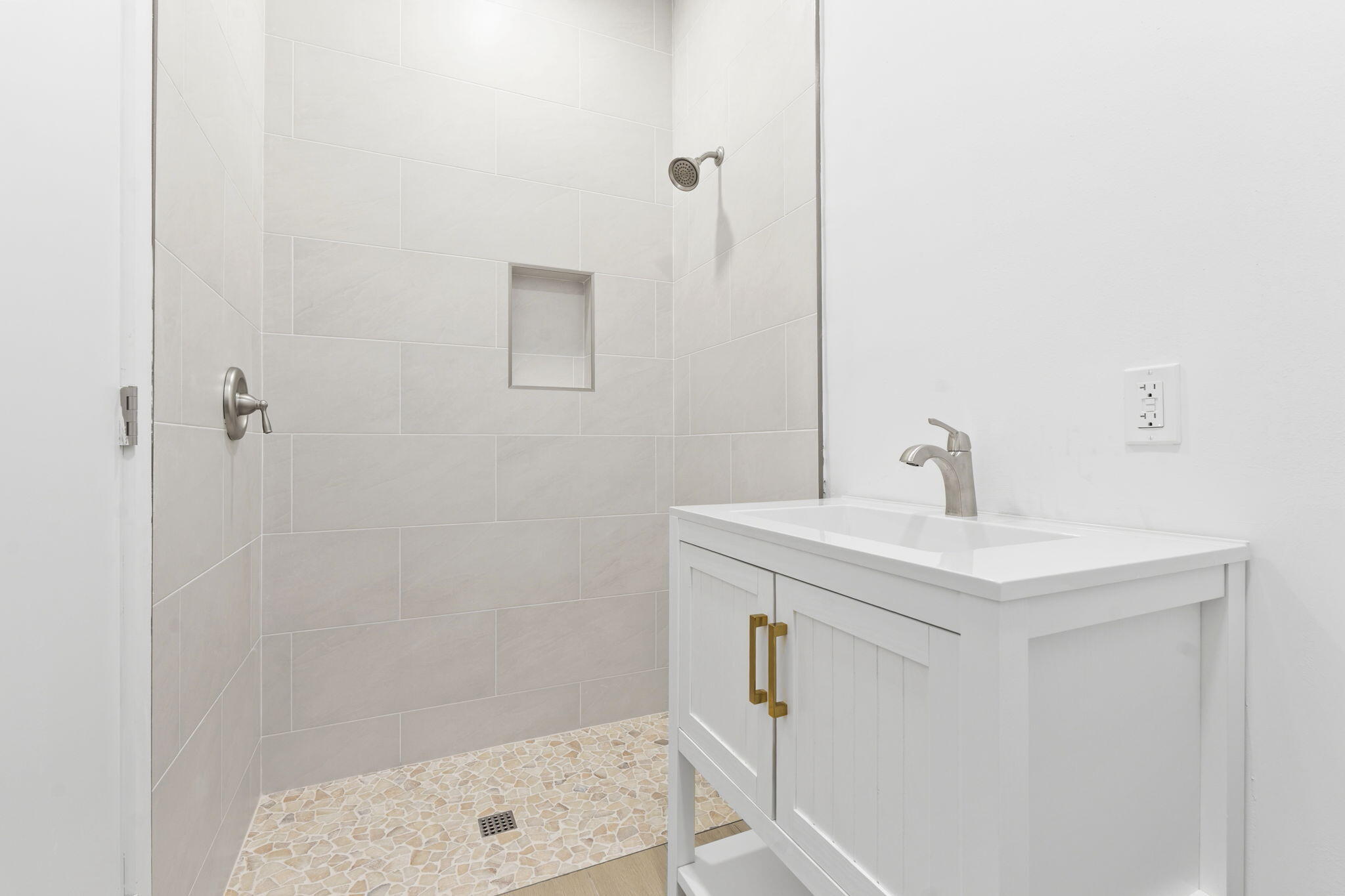 516 ALAMANDA - Residential