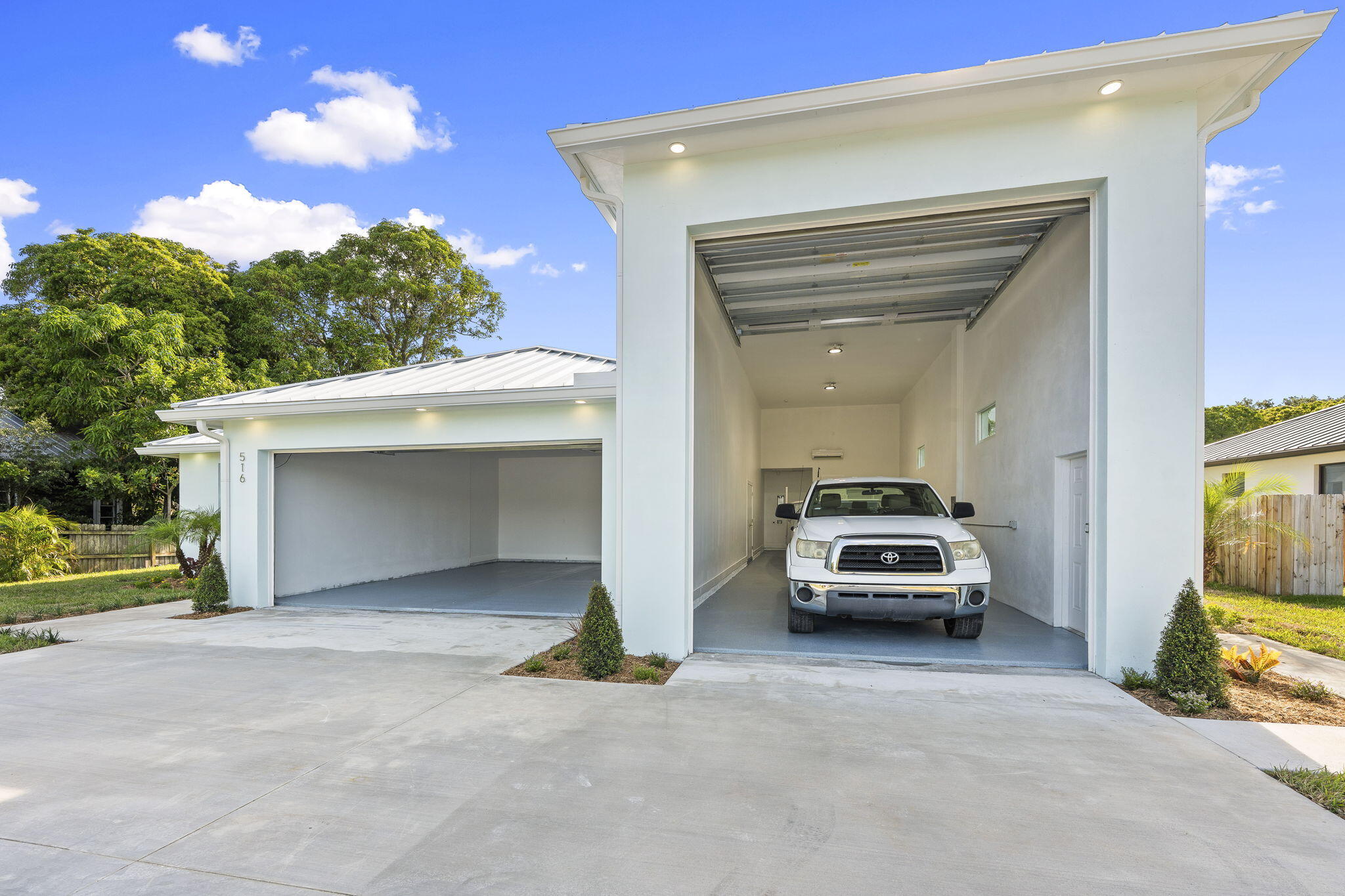 516 ALAMANDA - Residential