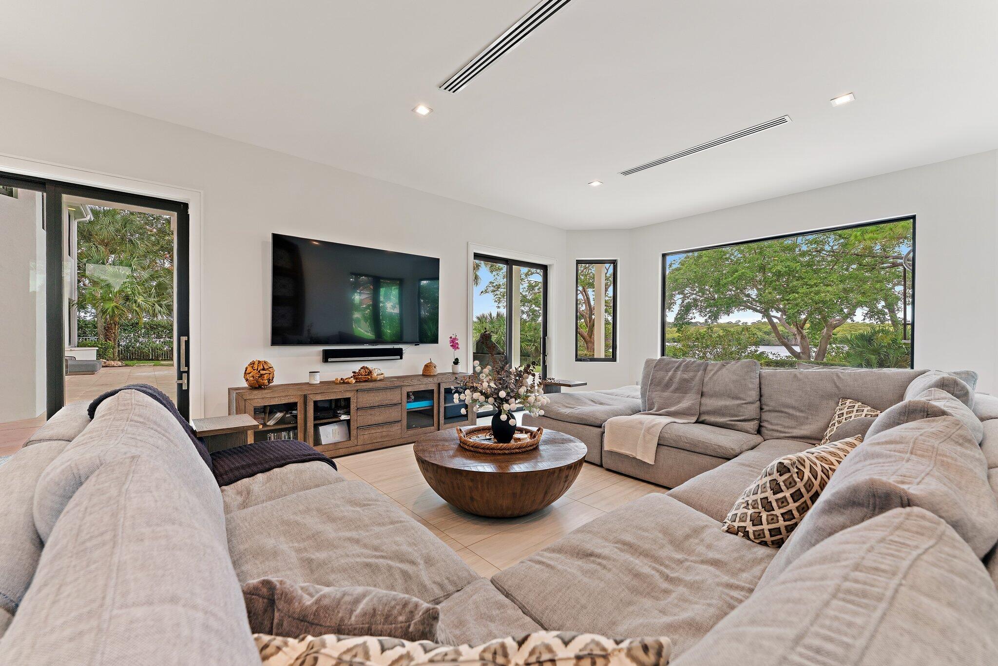 NORTH PASSAGE - Residential