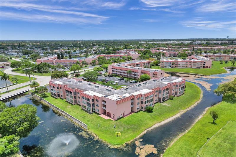 SUNRISE LAKES 100 CONDO - Residential