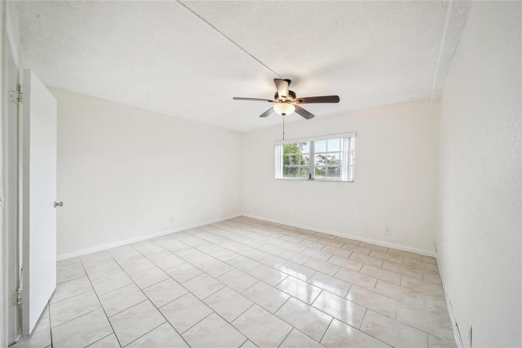 BRIARWOOD CLUB CONDO 1 - Residential
