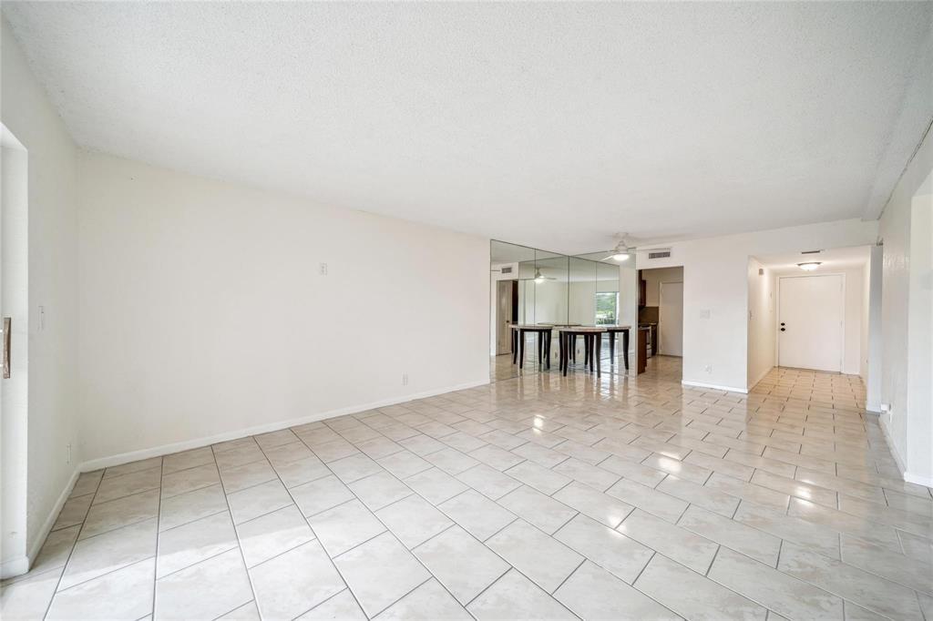 BRIARWOOD CLUB CONDO 1 - Residential