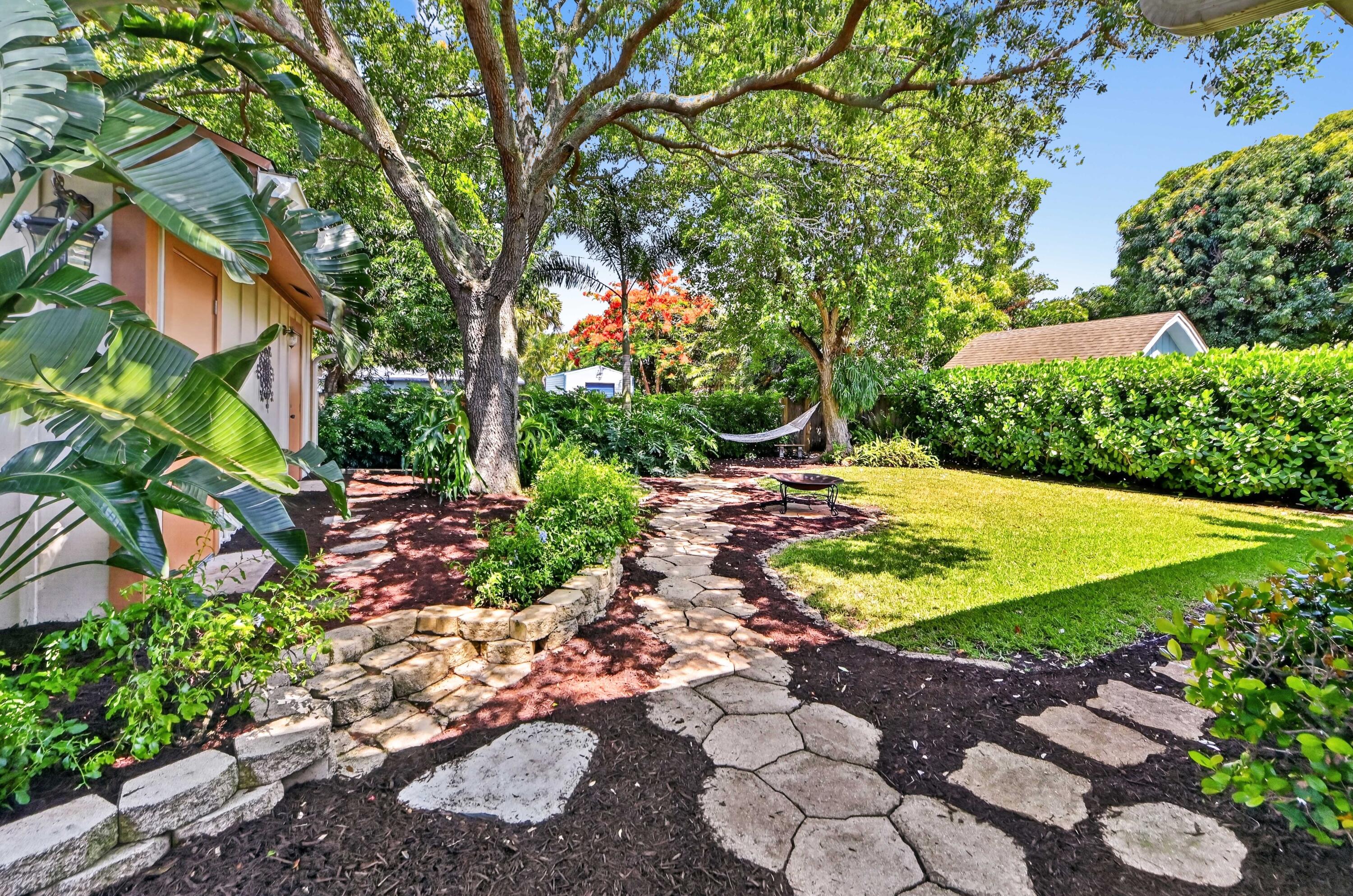 PALM SPRINGS VILLAGE - Residential