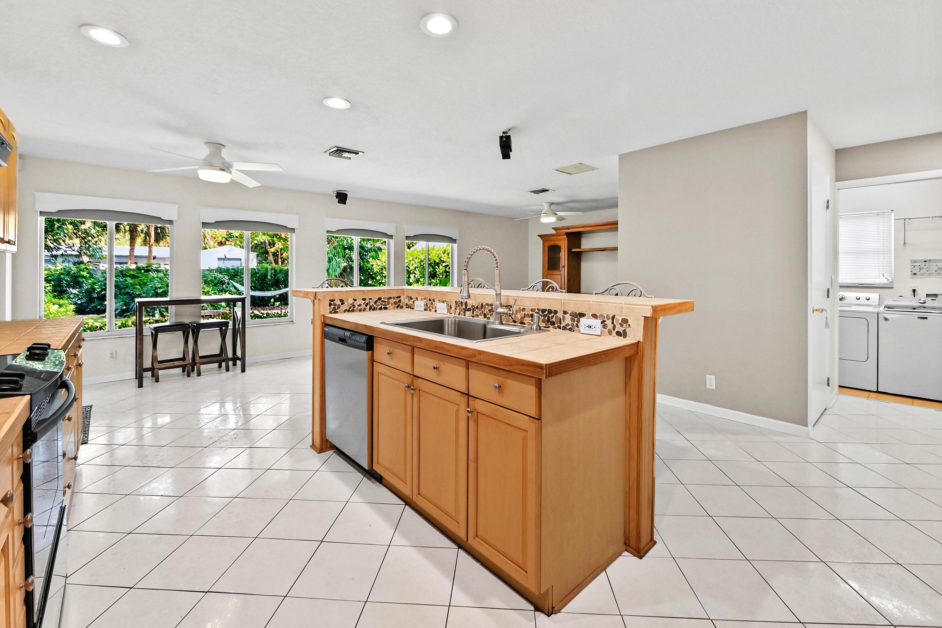 PALM SPRINGS VILLAGE - Residential