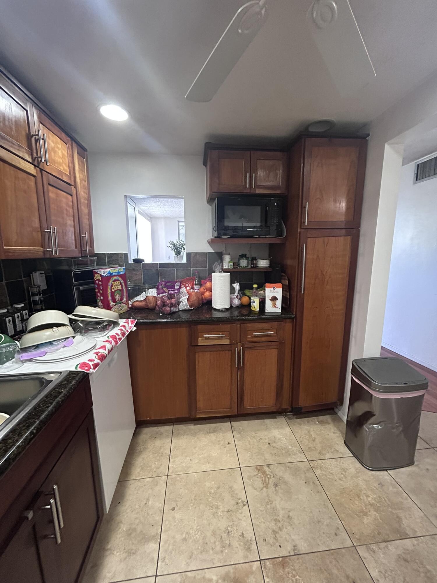 OMEGA CONDO NO 4 - Residential