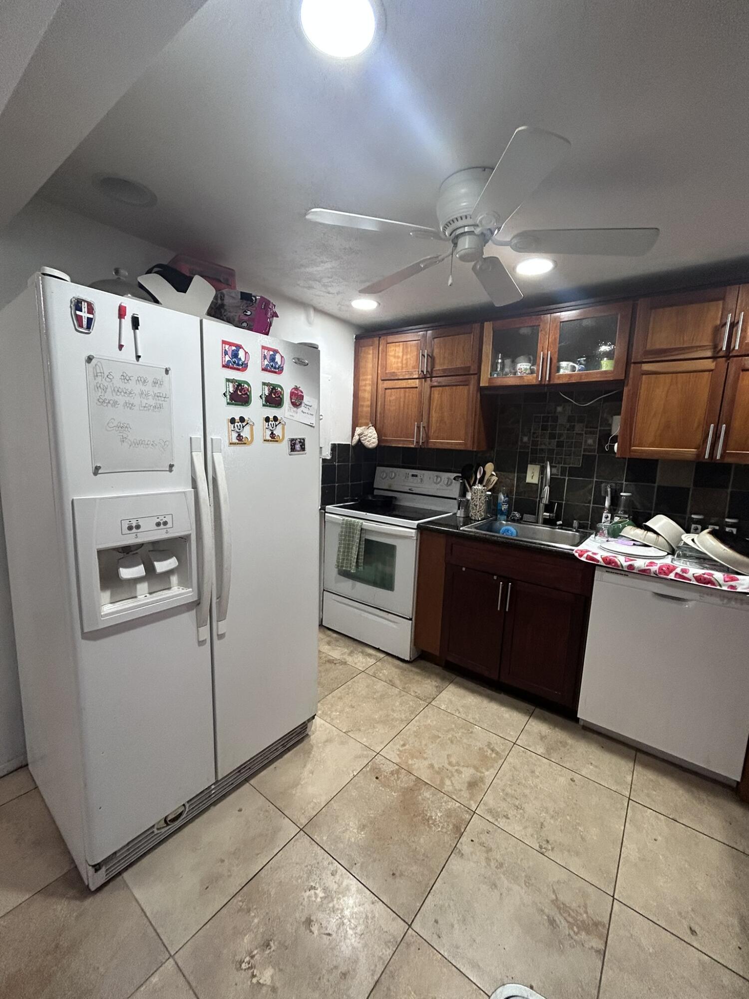 OMEGA CONDO NO 4 - Residential