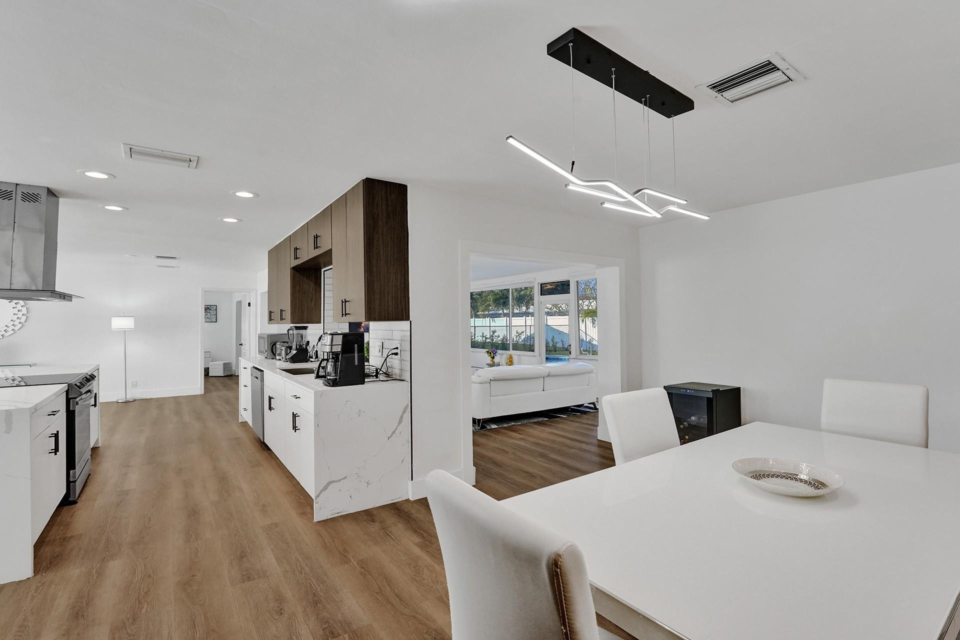 GOLF ESTATES - Residential Lease
