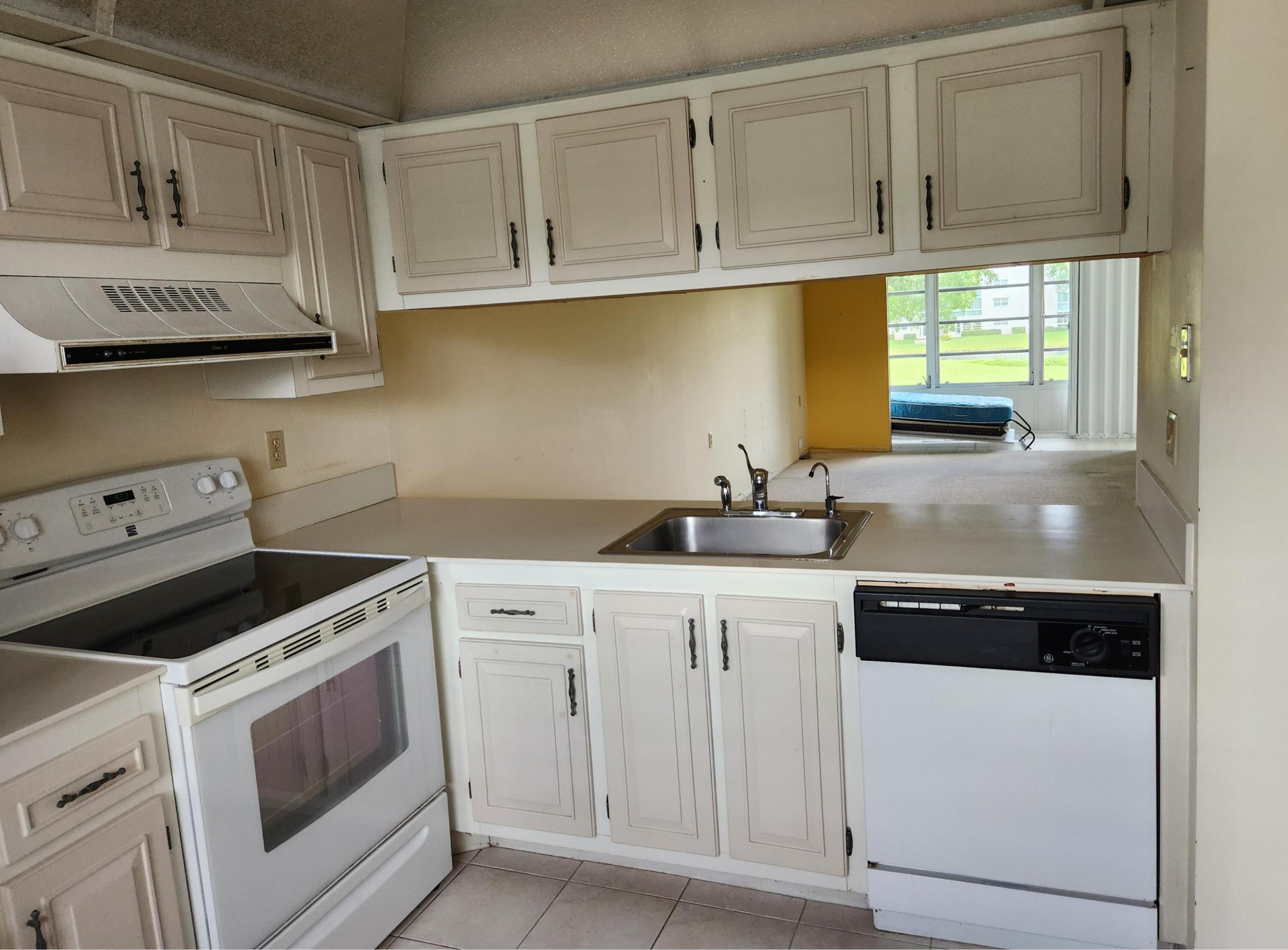 MARTINIQUE VILLAGE I CONDO - Residential