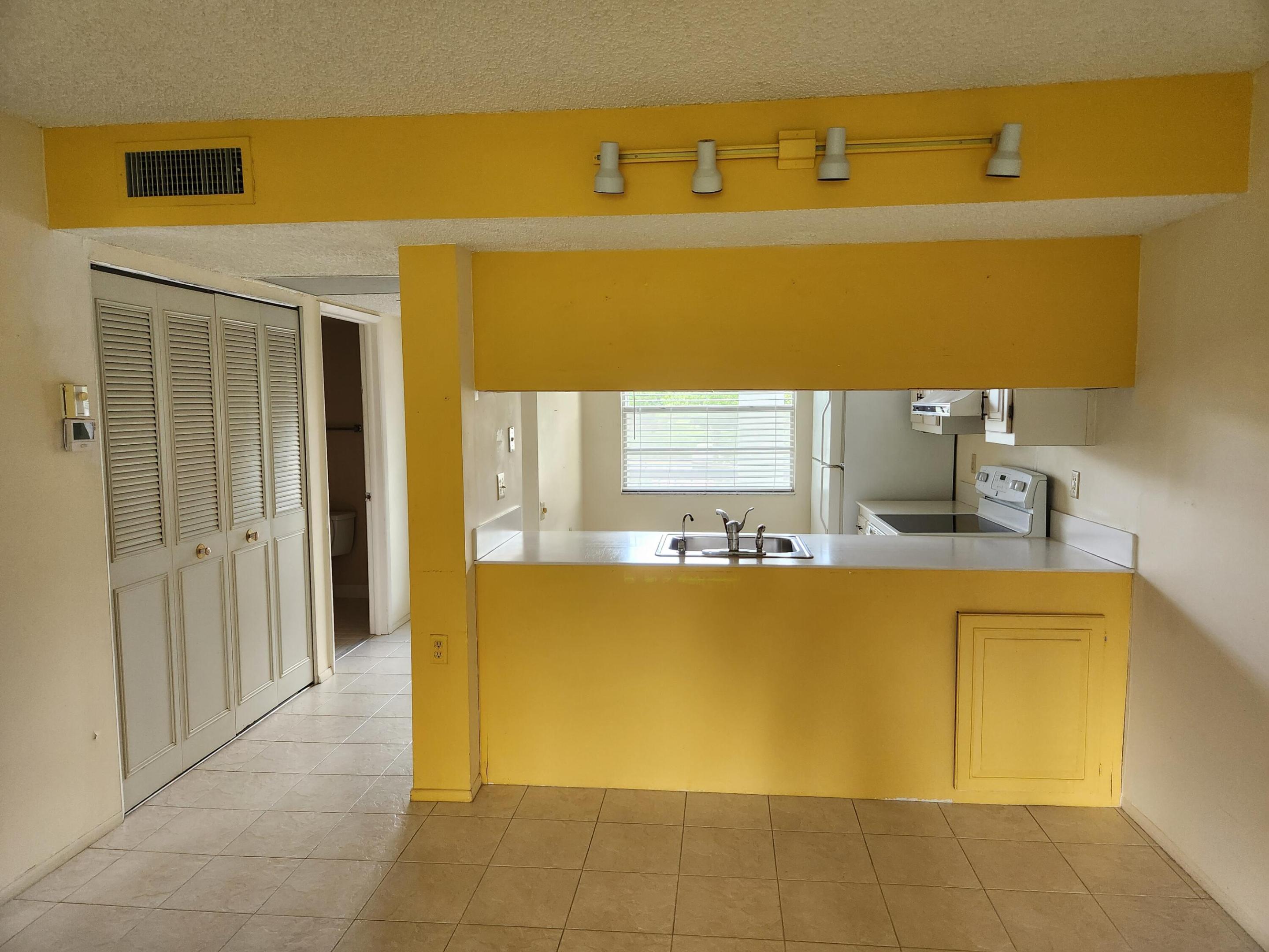MARTINIQUE VILLAGE I CONDO - Residential
