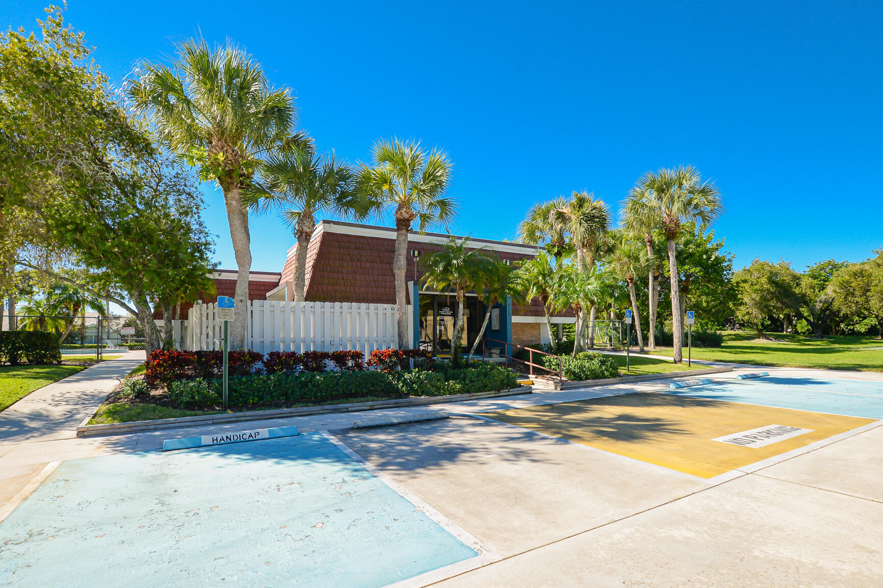 VILLAS AT SUNSET TRACE AT MARTIN DOWNS (AKA MARTIN - Residential