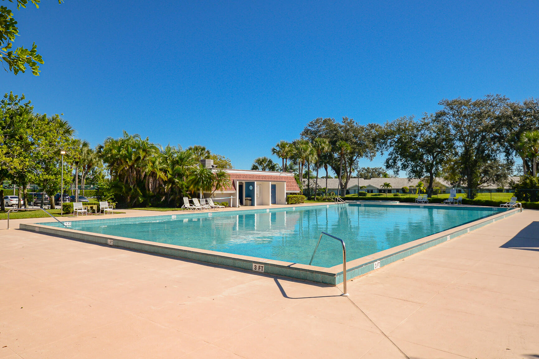 VILLAS AT SUNSET TRACE AT MARTIN DOWNS (AKA MARTIN - Residential