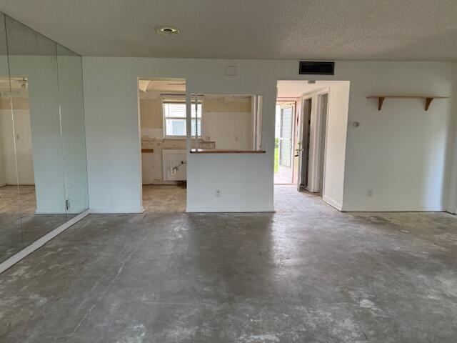 LAKESIDE VILLAGE CONDO 4 - Residential