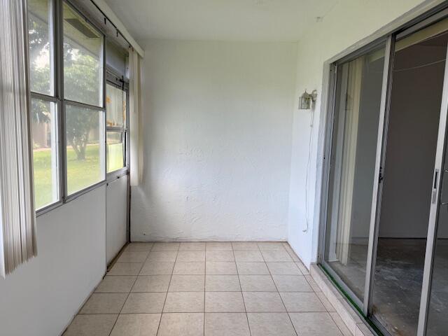 LAKESIDE VILLAGE CONDO 4 - Residential