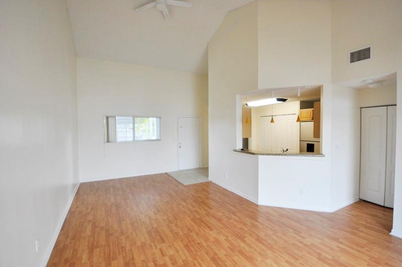 SUMMER LAKE - Residential Lease