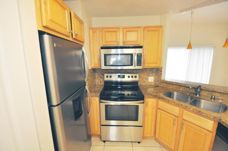 SUMMER LAKE - Residential Lease